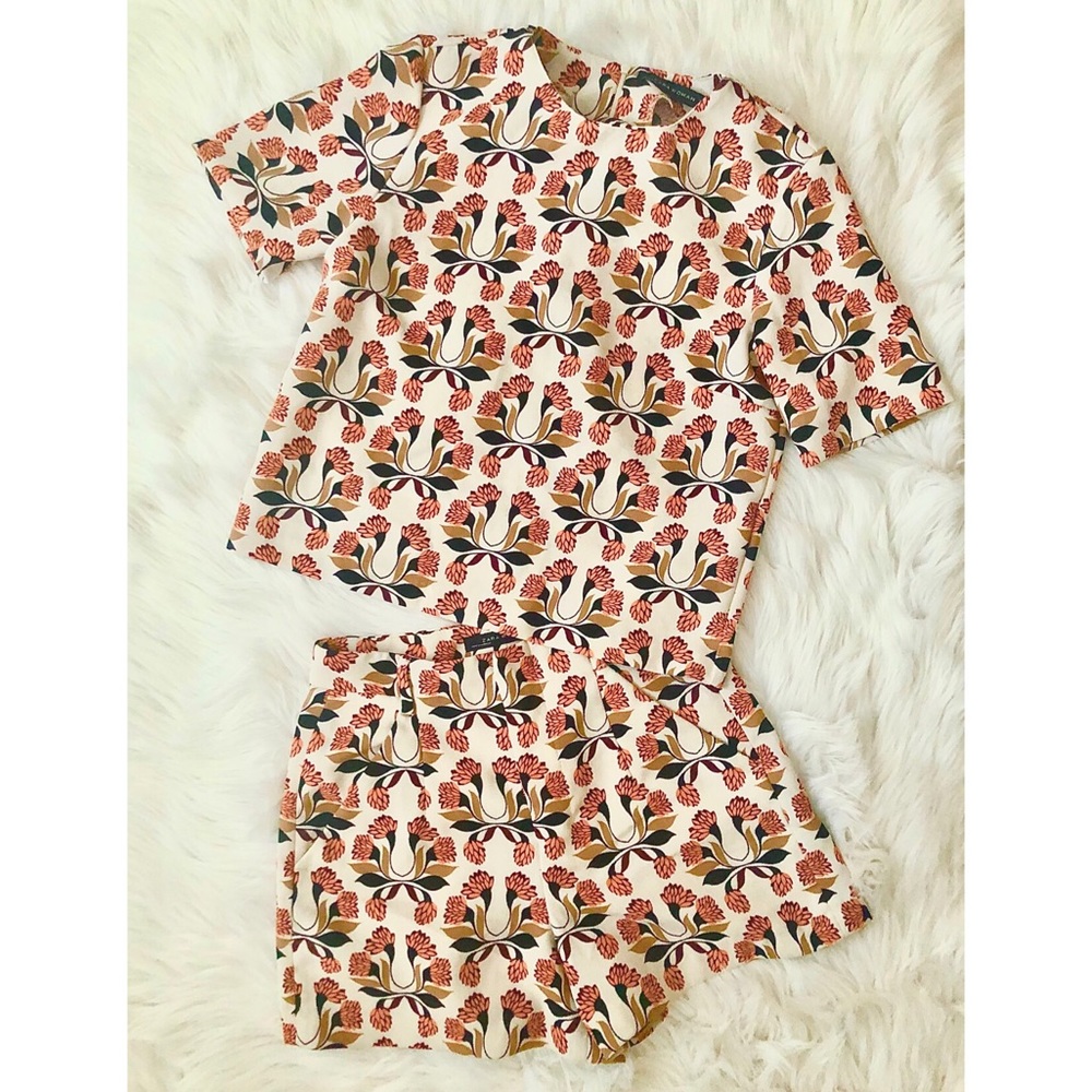 💕SOLD💕 Zara Woman Printed shirt/ Bermuda short